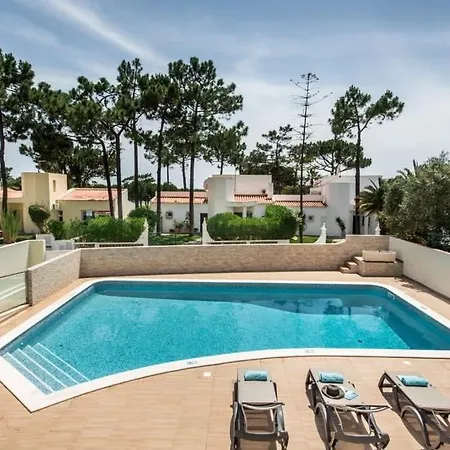 Colina - Walking Distance To The