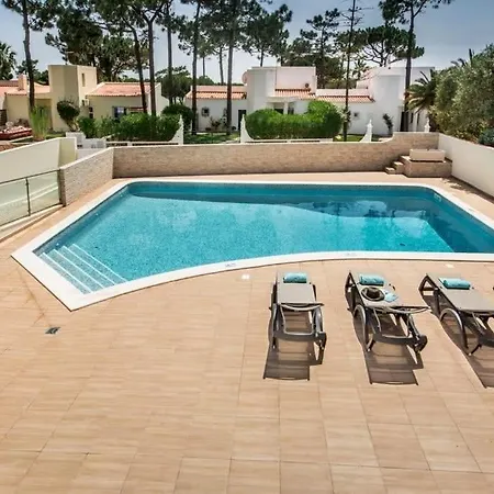 Colina - Walking Distance To The Villa *