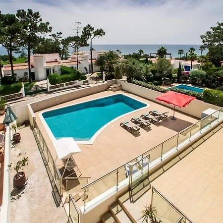 Colina - Walking Distance To The Villa